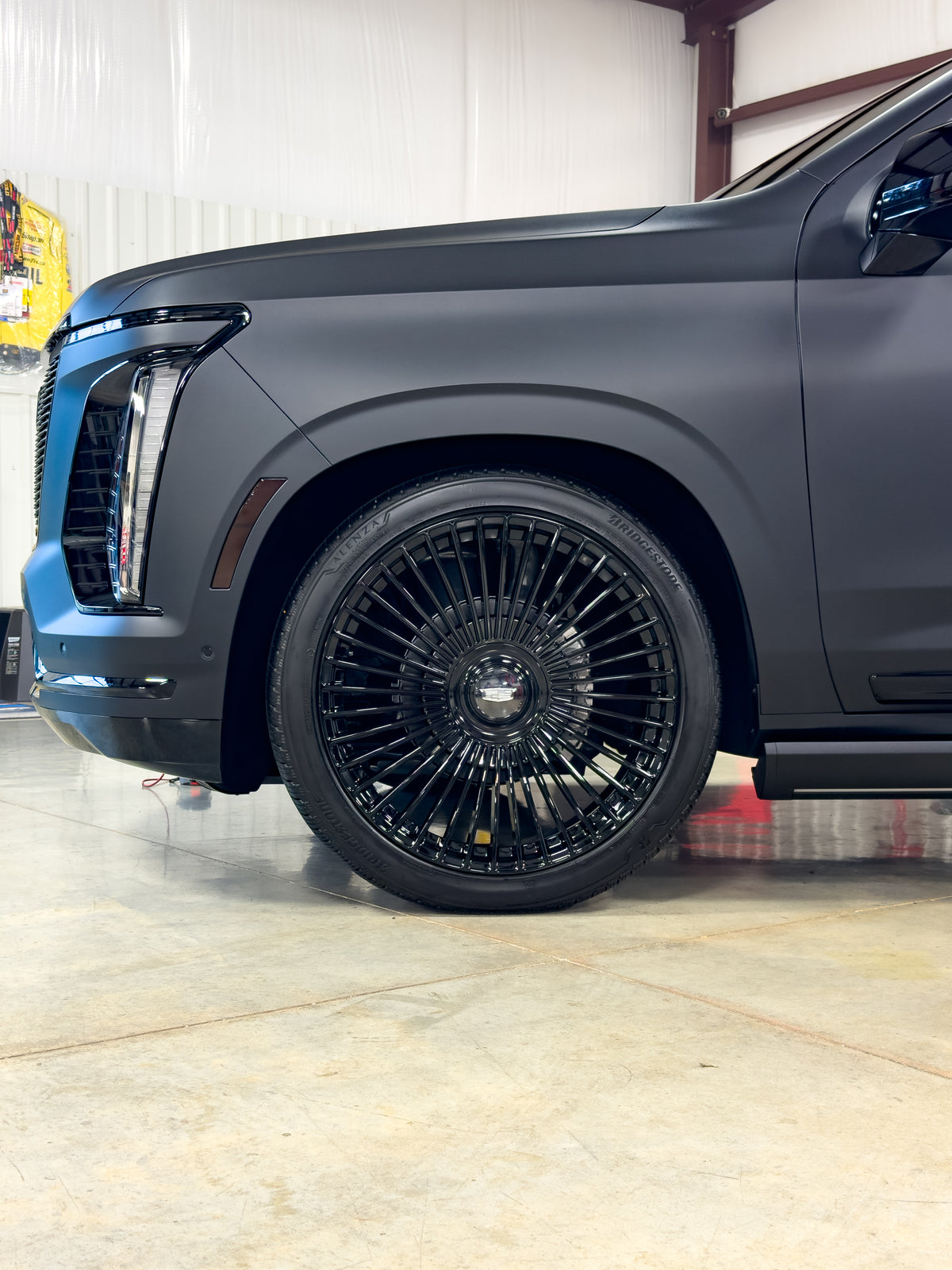 24" Luxury Multi-Spoke Flow Forged Wheels w/ Floating Center Caps | Gloss Black | | Cadillac Escalade, GMC & Chevrolet